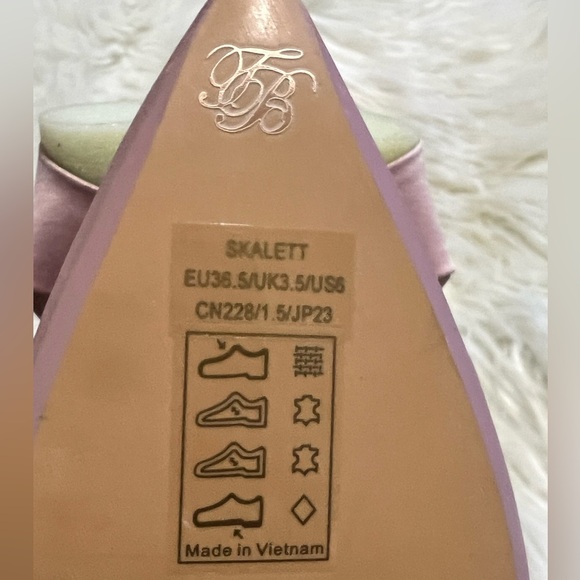 NWOB Skalet Bow Pointed Toe Pumps Heels by Ted Baker (Light Pink Satin) US 6. - Picture 8 of 9